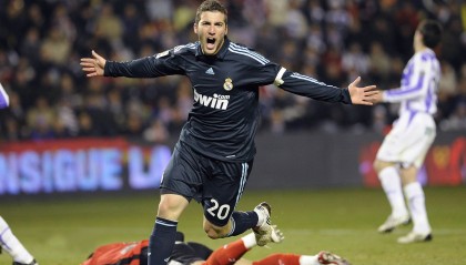 开云-_湖人队迎难而上，誓夺季后赛席位_，湖人主场时隔8年再迎季后赛